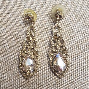 DANGLING Sparkly Gem Pierced Earrings